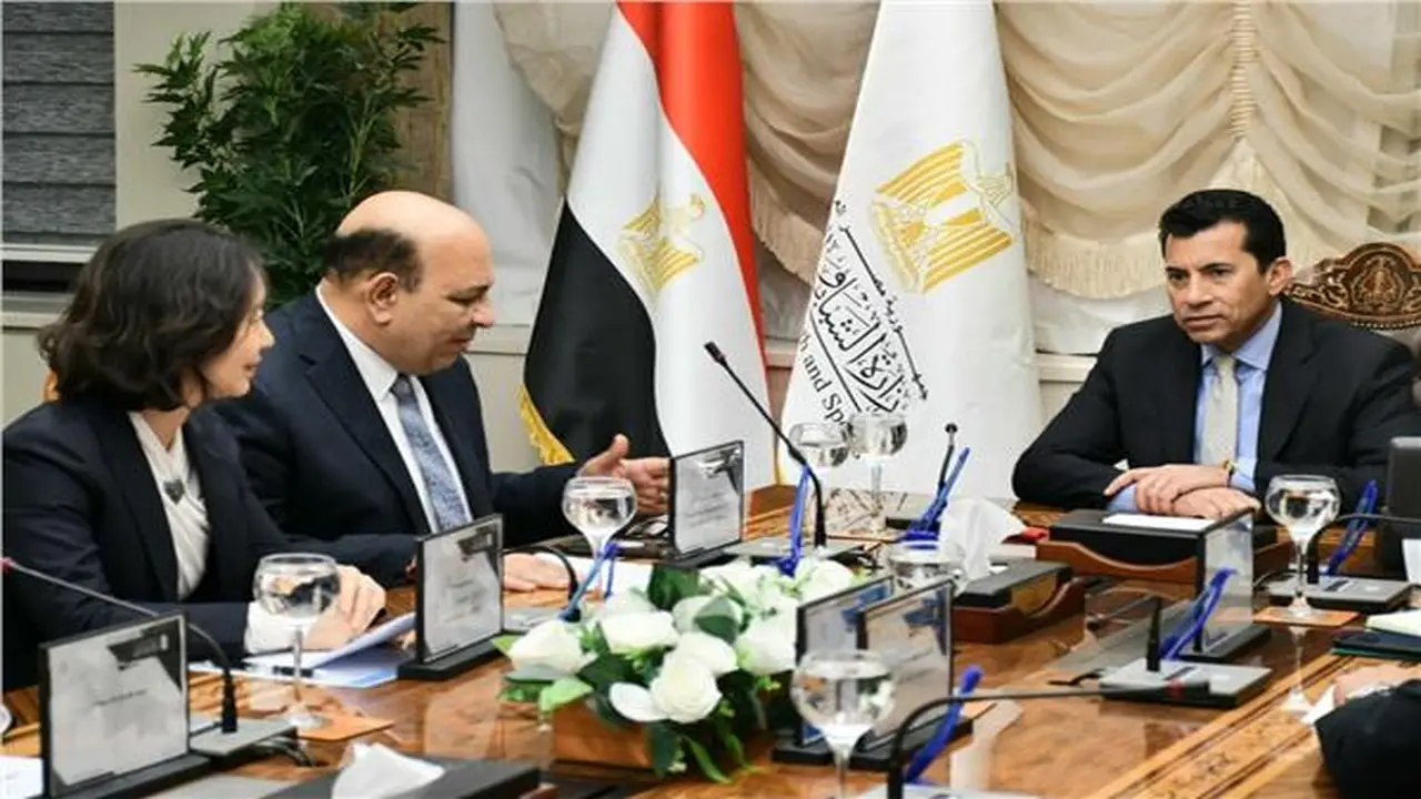 بطولات عالمية بمصر.. كواليس اجتماع وزير الرياضة مع سكرتير الاتحاد الدولي للكونغ فو